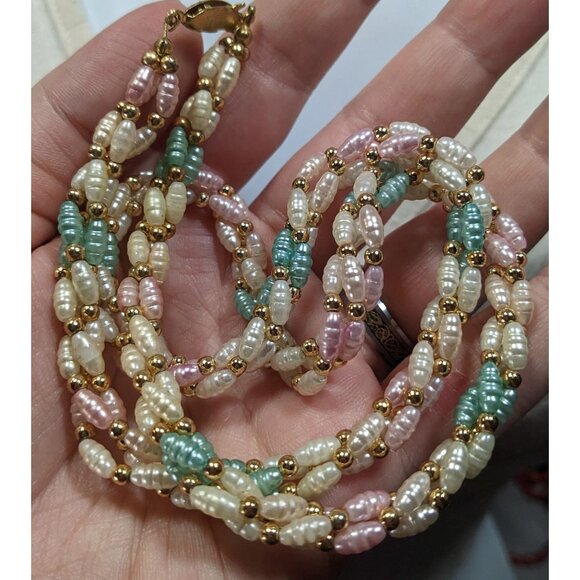 Vintage Coquette Pastel Rainbow Pearl Beaded Necklace With Gold Tone Accents - Picture 5 of 5